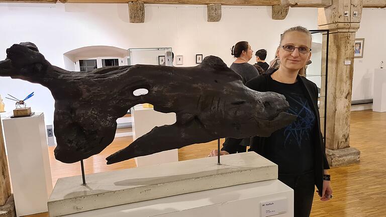 Sonja Wiesners 'Haifisch' kann man furchtlos im Kloster Wechterswinkel betrachten. Sonja Wiesners 'Haifisch' kann man furchtlos im Kloster Wechterswinkel betrachten.