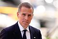 Hunter Biden       -  Hunter Biden ist Absolvent der Yale Law School und war in der Vergangenheit als Rechtsanwalt und Wirtschaftslobbyist tätig.