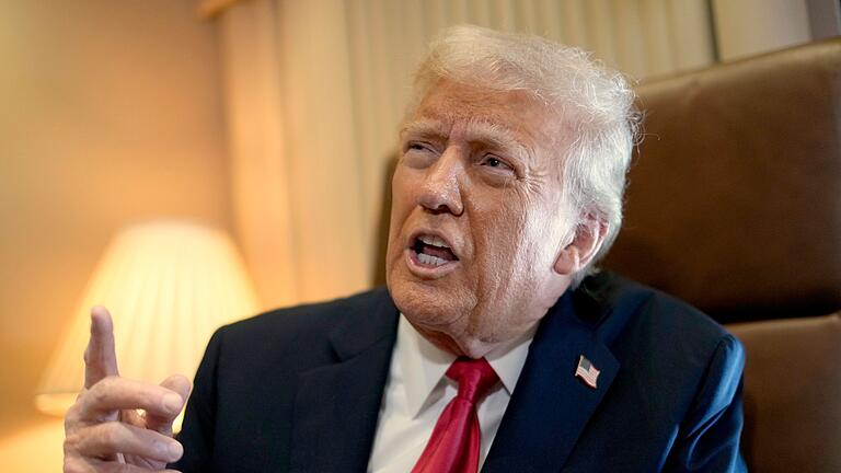 US-Präsident Donald Trump       -  Trump bezeichnet die Begnadigungen als &bdquo;großartige Sache für die Menschheit&rdquo;.