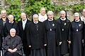 Profess-Jubiläum in Oberzell (von links): Sr. Sixta Zirkelbach, Generaloberin Sr. Dr. Katharina Ganz, Sr. Klaretta Griebel, Sr. Gerfrieda Langermeier (vorne), Generalrätin Sr. Antonia Cooper, Sr. Auxilia Inzenhofer, Pfarrer Ernst Haas, Sr. Damaris Englert, Sr. Wilhelma Söldner, Sr. Norbertine Rüth, Priester Achim Wenzel und Sr. Helga Sauer.