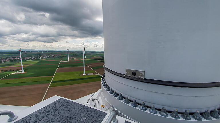Der Schwanfelder Windpark von oben. Der Schwanfelder Windpark von oben.