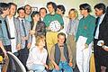 Drei Minuten vor der ersten Sendung: (hintere Reihe von links) Stefan Halfpap, Albrecht Rauh, Eberhard Fruck, Hans-Christoph Neuert, Heidi Steinbach, Klaus Finger, Kai Fraass, Jeff van Gelder, Andrea, Tilman Hampl, Elmar Marquardt, Gabi Lesenfeld.