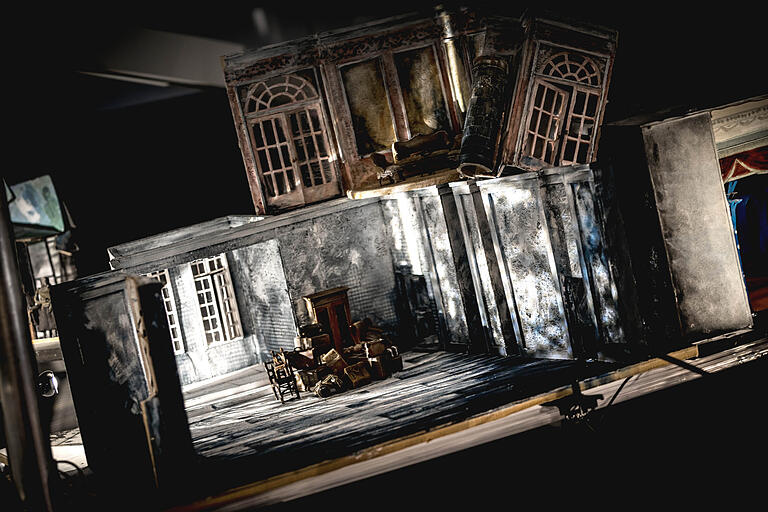 Sehnsuchtsort Theater: Schutzraum und Erlebnisraum, auch in schlimmen Zeiten. Sehnsuchtsort Theater: Schutzraum und Erlebnisraum, auch in schlimmen Zeiten.