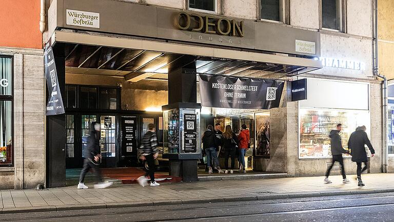 Statt gefeiert, wird im 'Odeon' in der Augustinerstraße derzeit getestet. Doch das könnte sich bald wieder ändern.