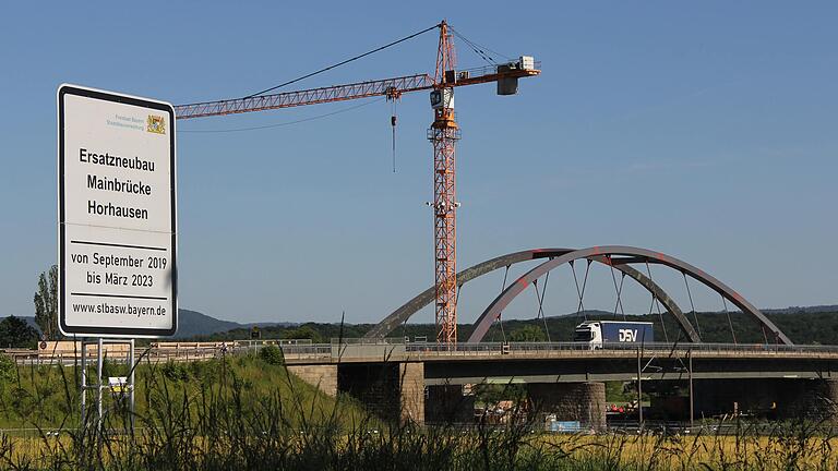 Noch fließt der Verkehr über die Mainbrücke am Autobahnzubringer bei Horhausen. Ab Montag, 21. Juni, ist die Strecke allerdings für zwei Wochen komplett gesperrt.