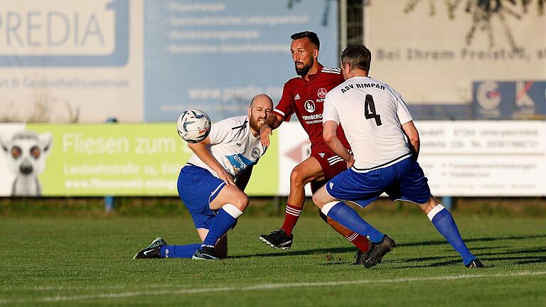 &nbsp;Oliver Gorgiev (Mitte) lässt Stefan Ruhl (links) und Nico Moskwiak stehen.