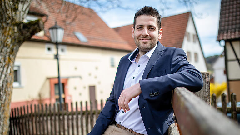 401900677.jpg       -  Ryyan Alshebl ist der neue Bürgermeister von Ostelsheim.