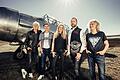 Die Band 'Heaven' beim Flugplatz-Shooting mit (von links): Drummer Günter Skoberla, Markus Will, Sängerin Conny Böhmer, Stefan Rausch und Wolfgang Rosenbusch.