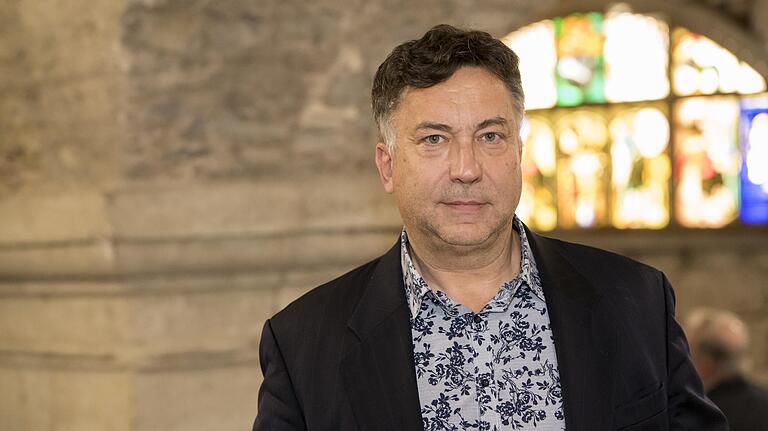Als Jura-Professor mit rechtlichen Fragen von Künstlicher Intelligenz befasst und für die Juristen-Alumni zusammen mit der Main-Post Gastgeber der 'Würzburger Kellergespräche': Professor Eric Hilgendorf. Als Jura-Professor mit rechtlichen Fragen von Künstlicher Intelligenz befasst und für die Juristen-Alumni zusammen mit der Main-Post Gastgeber der 'Würzburger Kellergespräche': Professor Eric Hilgendorf. 