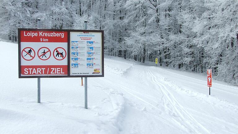 In der Kreuzbergloipe kann man dem hektischen Treiben gut entfliehen. Da ist man meist allein unterwegs. In der Kreuzbergloipe kann man dem hektischen Treiben gut entfliehen. Da ist man meist allein unterwegs.