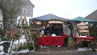 Der Stand des Gartenbauvereins beim letzten Adventsmarkt       -  Der Stand des Gartenbauvereins beim letzten Adventsmarkt