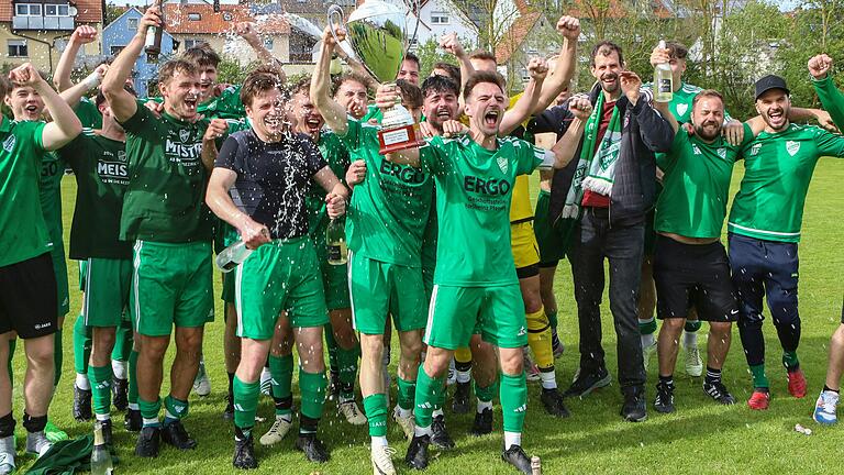 Der SV Kürnach ist Meister in der Kreisliga Würzburg 1 in der Saison 2023/24. Die Kürnacher gewannen drei Spieltage vor Saisonende mit 2:0 gegen den FC Hopferstadt und lagen uneinholbar vorne.