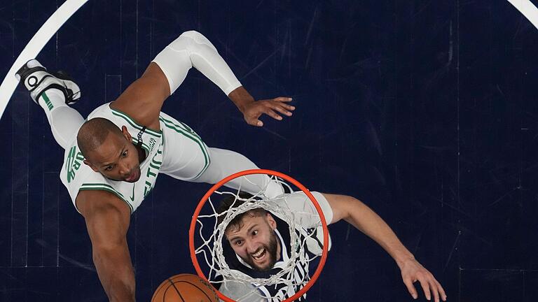 Maxi Kleber (r)       -  Maxi Kleber (r) hat mit dem Thema Nationalmannschaft abgeschlossen.