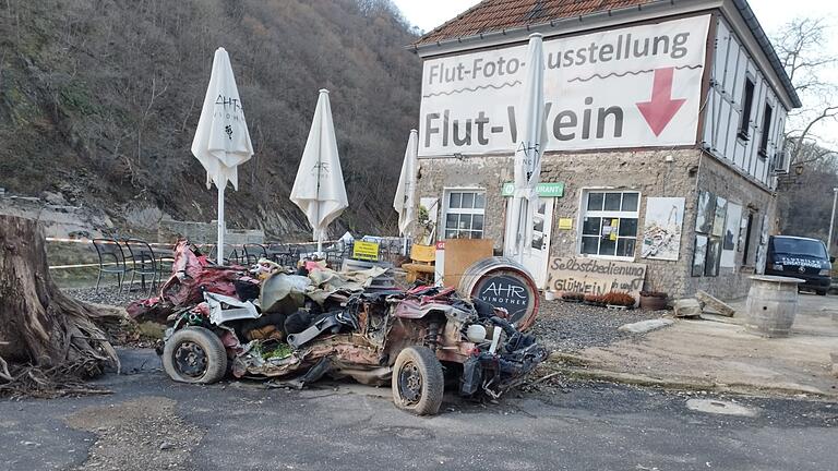 Noch immer sind die Schäden der Flutnacht im Ahrtal deutlich zu sehen. Auch wenn inzwischen die Infrastruktur wieder aufgebaut wird, sind die Bewohnerinnen und Bewohner weiter auf Spenden angewiesen.