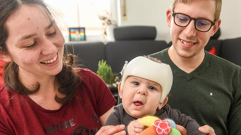 Die Familie im Januar 2018: Mutter Uschi Ferstl, Sohn Paul Panzer und Vater Dominik Panzer. Foto: Thomas Obermeier Die Familie im Januar 2018: Mutter Uschi Ferstl, Sohn Paul Panzer und Vater Dominik Panzer. Foto: Thomas Obermeier