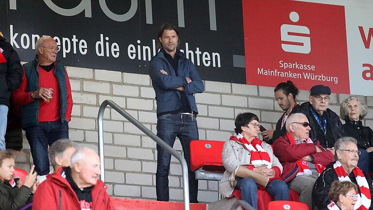 Martin Lanig als Beobachter auf der Tribüne. Der Ex-Profi wird ab sofort als Trainer die Geschicke bei den Würzburger Kickers leiten.