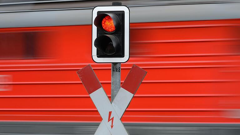 Wer als Privatperson mit der Deutschen Bahn aushandelt, muss mitunter viel Geduld mitbringen. Wer als Privatperson mit der Deutschen Bahn aushandelt, muss mitunter viel Geduld mitbringen.