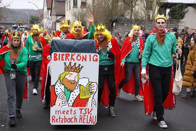 Der TSV Retzbach und sein Bierkönig. Der TSV Retzbach und sein Bierkönig.