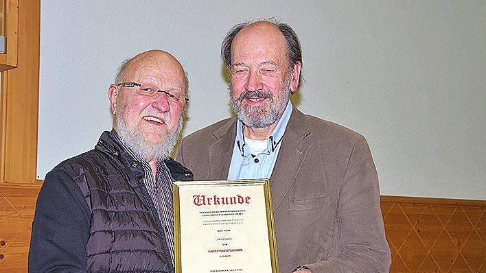Peter Krug (links) wurde zum Ehrenvorsitzenden ernannt, daneben Fritz Lang. - Peter Krug (links) wurde zum Ehrenvorsitzenden ernannt, daneben Fritz Lang. Peter Krug (links) wurde zum Ehrenvorsitzenden ernannt, daneben Fritz Lang. - Peter Krug (links) wurde zum Ehrenvorsitzenden ernannt, daneben Fritz Lang.