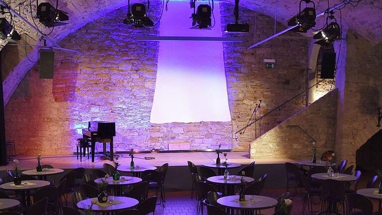 Der Kartoffelkeller in Giebelstadt ist einer der wichtigsten Auftrittsorte des Kulturvereins Giebelstadt. Der Kartoffelkeller in Giebelstadt ist einer der wichtigsten Auftrittsorte des Kulturvereins Giebelstadt.