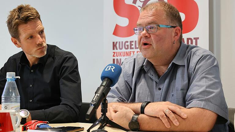 Preh-Betriebsratsvorsitzender Daniel Rossmann (rechts) und Thomas Höhn, 1. Bevollmächtigter der IG Metall in Schweinfurt bei einer Pressekonferenz an diesem Mittwoch.