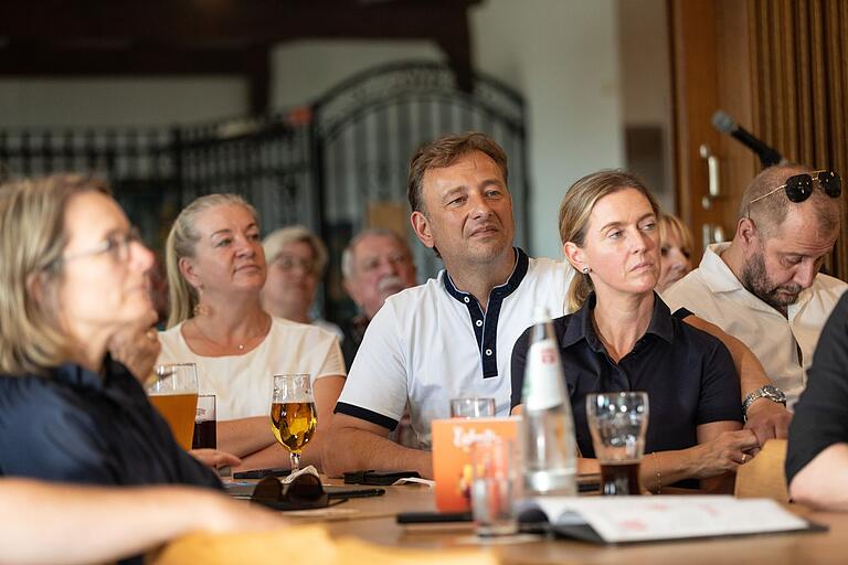 Unterstützung aus ihrem CSU-Stadtverband für Hülya Düber: Kreisvorsitzende Christine Bötsch (links), Bürgermeisterin Judith Roth-Jörg und CSU-Stadtratsfraktionschef Wolfgang Roth.&nbsp;&nbsp;