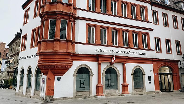 Fürstlich Castell'sche Bank: Sitz der Verwaltung und Hauptgeschäftsstelle in Würzburg am Unteren Markt.