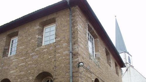 Er ist machbar, der Umbau des alten Gefängnisses zu einem Pfarrzentrum. - Er ist machbar, der Umbau des alten Gefängnisses zu einem Pfarrzentrum. Er ist machbar, der Umbau des alten Gefängnisses zu einem Pfarrzentrum. - Er ist machbar, der Umbau des alten Gefängnisses zu einem Pfarrzentrum.