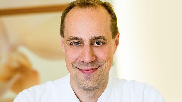 Dr. Michael Schwab, gynäkologischer Oberarzt an der Uniklinik Würzburg. Dr. Michael Schwab, gynäkologischer Oberarzt an der Uniklinik Würzburg.