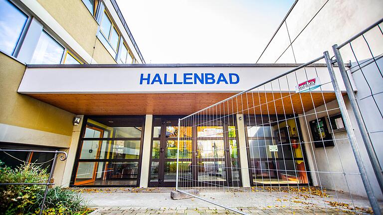 Zum Frust vieler Landkreisbürgerinnen und -bürger seit Sommer 2019 geschlossen: Das Hallenbad in Zeil am Main.&nbsp;