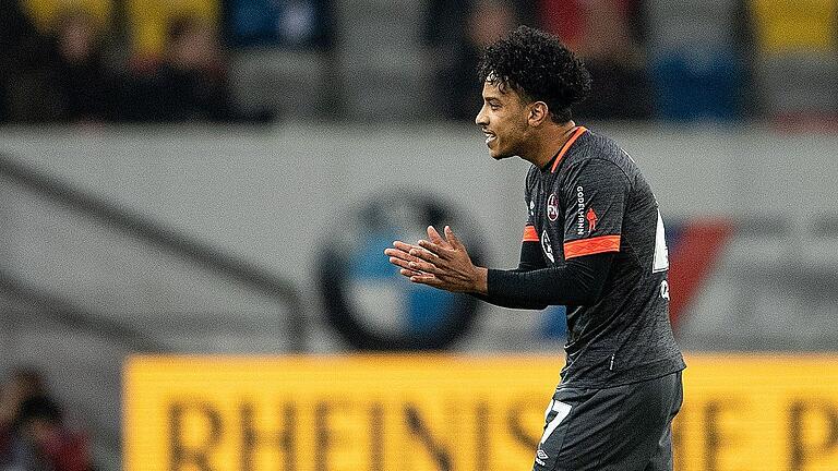 Fortuna Düsseldorf - 1. FC Nürnberg       -  Verwunderung über seine Rote Karte zeigte Matheus Perraira. Doch die Fernsehbilder wiesen die Tätlichkeit des Brasilianers im Nürnberger Trikot nach.