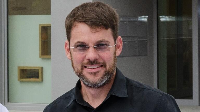 Architekt Tobias Thum im Sommer 2019 zur Fertigstellung des Gesundheitszentrums Volkach. Architekt Tobias Thum im Sommer 2019 zur Fertigstellung des Gesundheitszentrums Volkach.