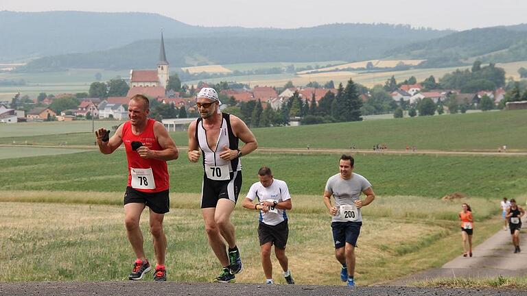 &bdquo;Goßmannsdorf bewegt sich&ldquo; heißt das Motto des Spendenlaufs am Samstag, 1. Juli, ab 14.30 Uhr auf der rund zwei Kilometer langen Strecke rund um Goßmannsdorf. Auf ähnlich viele Teilnehmer wie vor zwei Jahren hoffen die Veranstalter, die Zukunftswerkstatt Goßmannsdorf.Birgit Wilk
