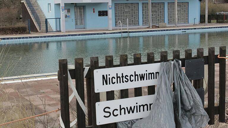 Im Freibad in Volkach das Schwimmen gelernt? Am Sonntag ist Zeit für Erinnerungen an schöne und vielleicht auch nicht so schöne Stunden.&nbsp;