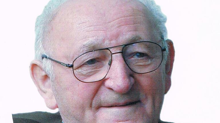 Unzweifelhaft: Der 2004 gestorbene Heimatdichter Albert Handwerker aus Unterelsbach hat drei Strophen des Kreuzbergliedes gedichtet.