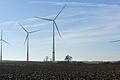 Wie nah die geplanten Windräder erscheinen, verdeutlicht eine Fotomontage des Projektentwicklers ABO Energy. Bei einer Infomesse zu dem Vorhaben zwischen Frankenwinheim, Gerolzhofen und Lülsfeld präsentierte das Unternehmen solche Visualisierungen. Auf diesem Bild ist die Sicht von einem Feldweg südlich des Neubaugebiets Am Nützelbach II in Gerolzhofen dargestellt.