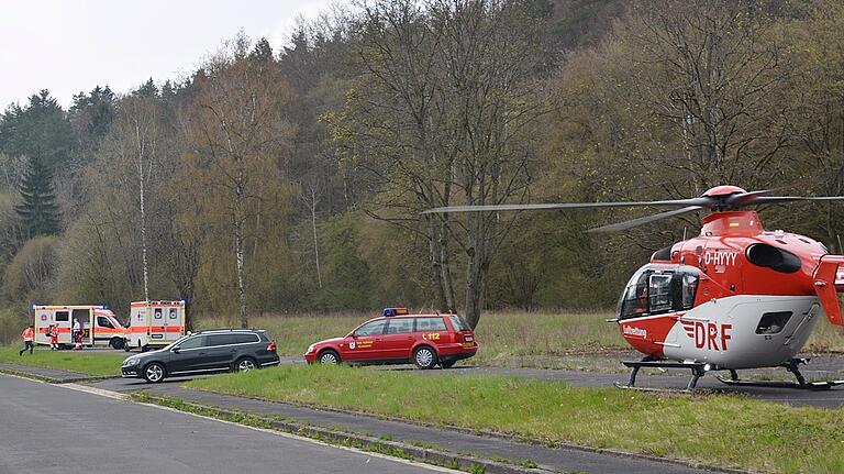 Mit dem Rettungswagen wurde ein 22-Jähriger ins Klinikum nach Meiningen gebracht. Er schwebt noch in Lebensgefahr.&nbsp;