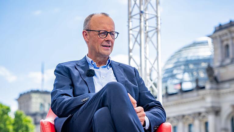 CDU-Vorsitzender Friedrich Merz im Sommerinterview       -  CDU-Chef Merz plädiert für Lieferung von Kampfflugzeugen an Ukraine