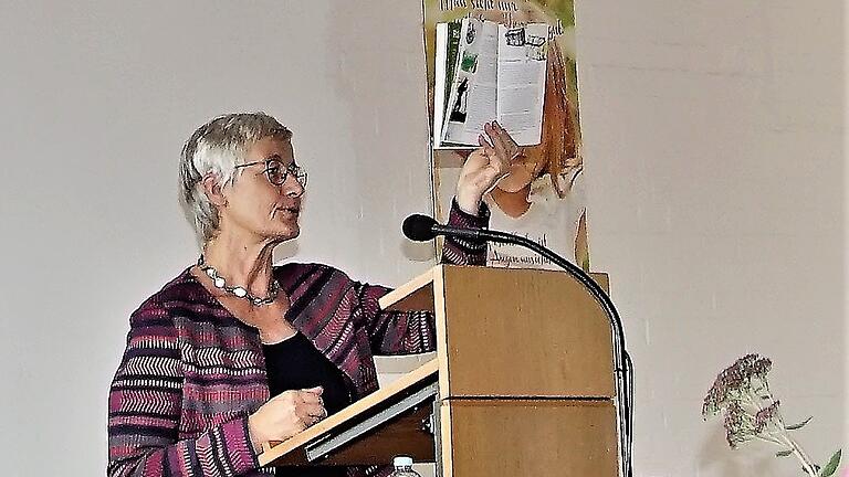 &nbsp;Sabine Fiedler-Conradi bot beim Dienstagstreff einen kurzweiligen Nachmittag mit Rätseln aus ihren Büchern.