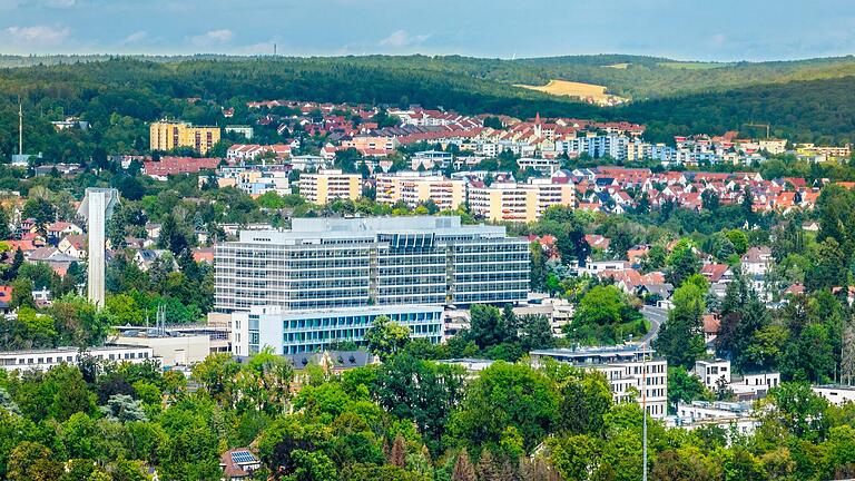 Im Leopoldina-Krankenhaus Schweinfurt rechnet man 'mindestens bis zum Wirksamwerden der Krankenhausreform 2026 mit einem anhaltenden Defizit'. Im Leopoldina-Krankenhaus Schweinfurt rechnet man 'mindestens bis zum Wirksamwerden der Krankenhausreform 2026 mit einem anhaltenden Defizit'.