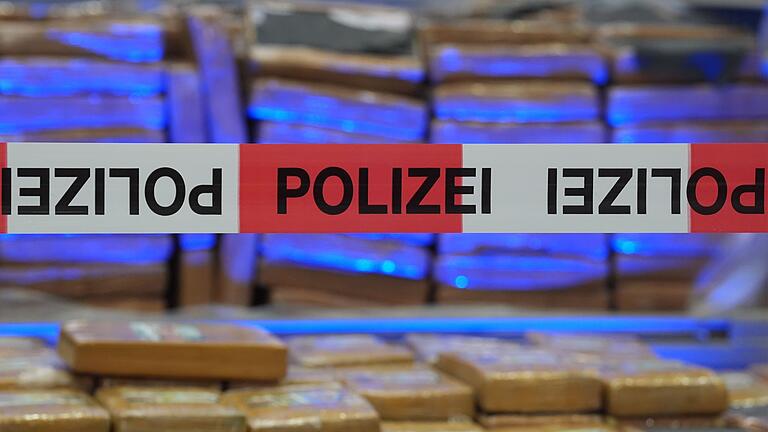 Polizei stellt 2,1 Tonnen Kokain sicher       -  Sichergestelltes Kokain