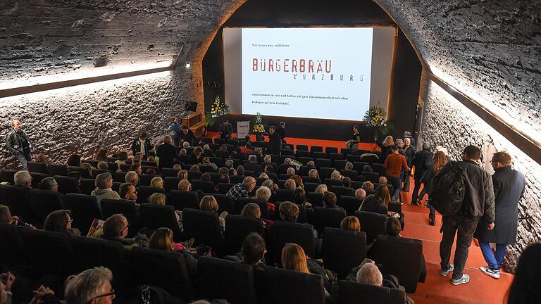 Längere Zeit stand in den Sternen, wo der neue Film aus der 'Dadord Würzburch'-Reihe gezeigt werden kann. Nun stehen die neuen Spielstätten fest. Ein Termin findet unter anderem im Central Kino auf dem Bürgerbräu-Gelände statt.&nbsp;