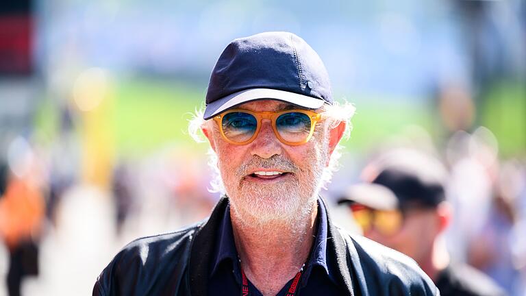 Formel-1-Manager Flavio Briatore - Eine Pizza für 65 Euro: Flavio Briatore handelt sich in Italien Ärger ein. (Archivbild) Formel-1-Manager Flavio Briatore - Eine Pizza für 65 Euro: Flavio Briatore handelt sich in Italien Ärger ein. (Archivbild)