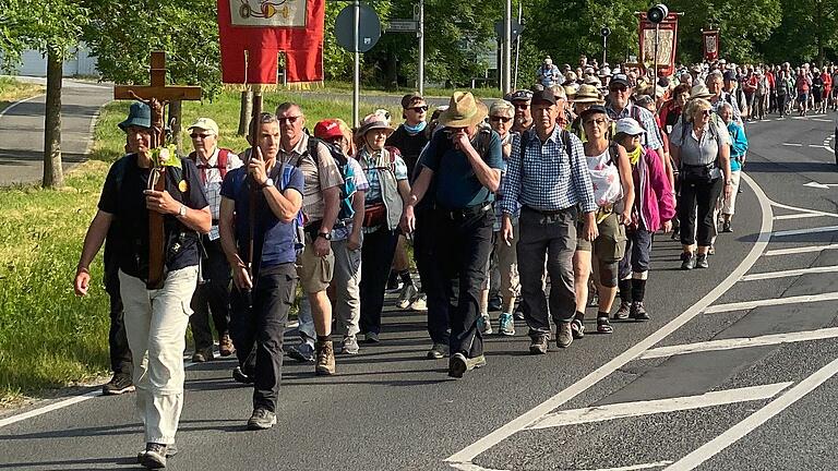 Am Samstag nach Pfingsten machen sich die Fulda-Walldürn-Wallfahrer wieder auf den gut 150 Kilometer langen Weg.