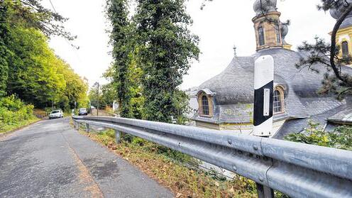 Das kann einige Zeit dauern: Die Straßen rund ums Käppele sind marode und werden daher bis auf weiteres gesperrt.