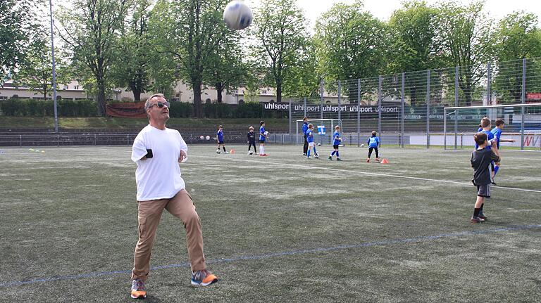 Peter Büttner, Finanzvorstand des Würzburger FV, beim Oster-Fußballcamp der Zellerauer im April 2019.