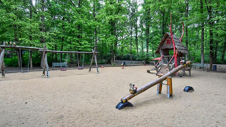 Der&nbsp; Hexenspielplatz im Wildpark Schweinfurt.