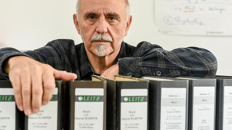 Der Würzburger Kripobeamte Karl Erhard hat den Mordfall Sharon Harper von 1990 wieder aufgerollt. Der Würzburger Kripobeamte Karl Erhard hat den Mordfall Sharon Harper von 1990 wieder aufgerollt.