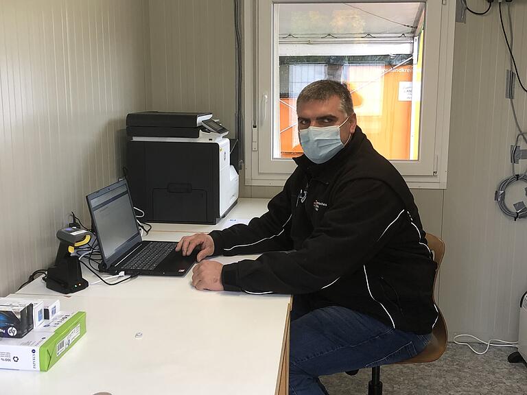 In Büro-Containern wird die Organisation der Testreihen abgewickelt.