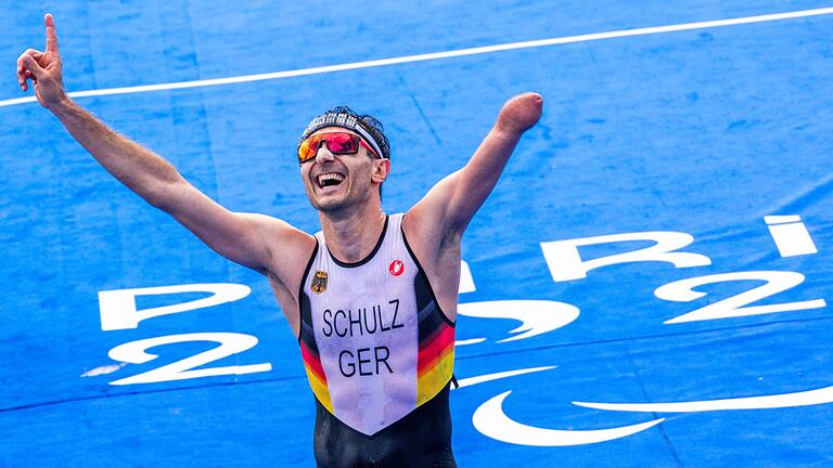 Paralympics Paris 2024 - Triathlon       -  Triathlet Martin Schulz freut sich über Bronze.